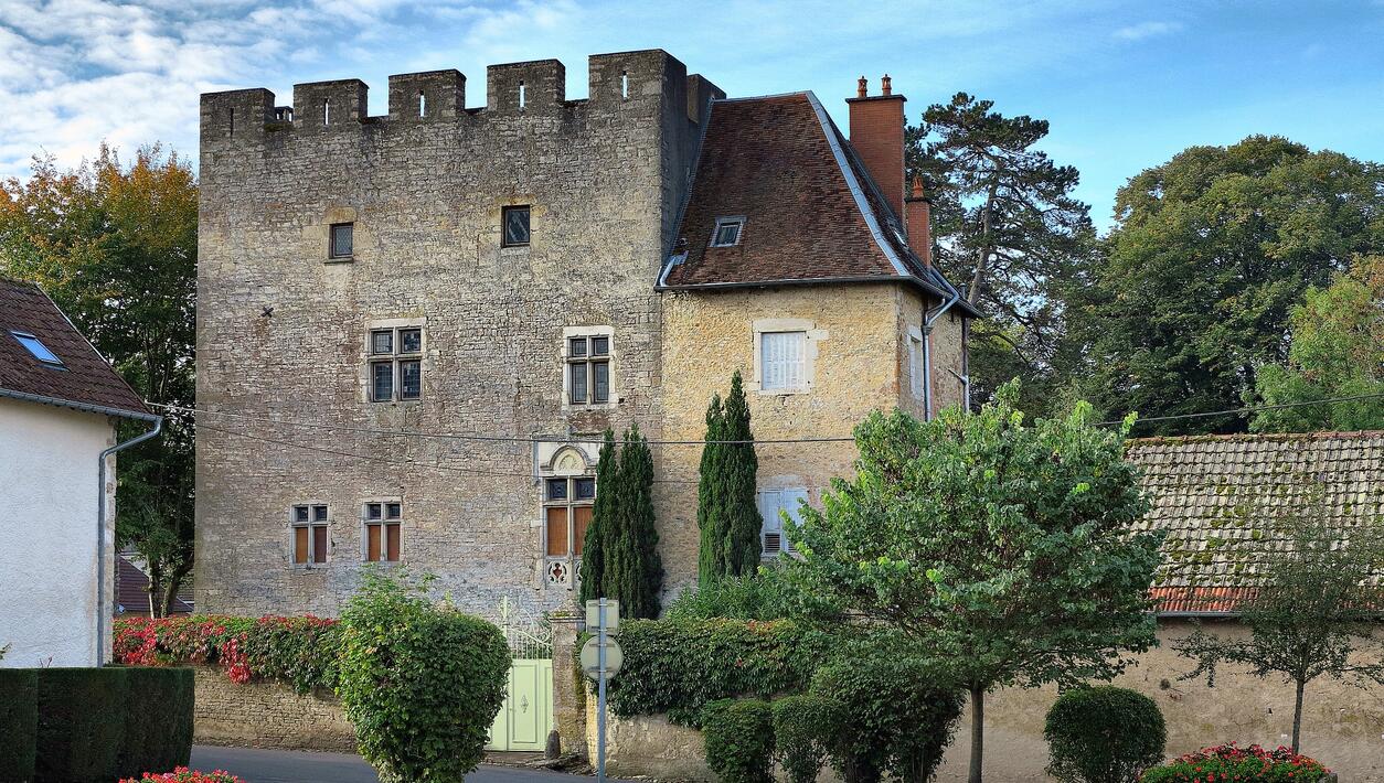 Montagney,_château_Terrier_de_Santans