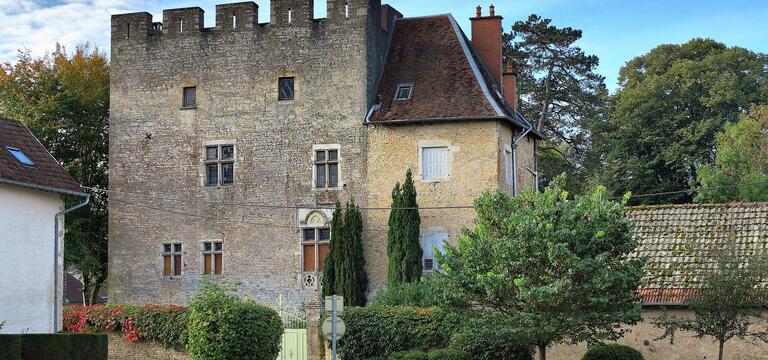 Montagney,_château_Terrier_de_Santans